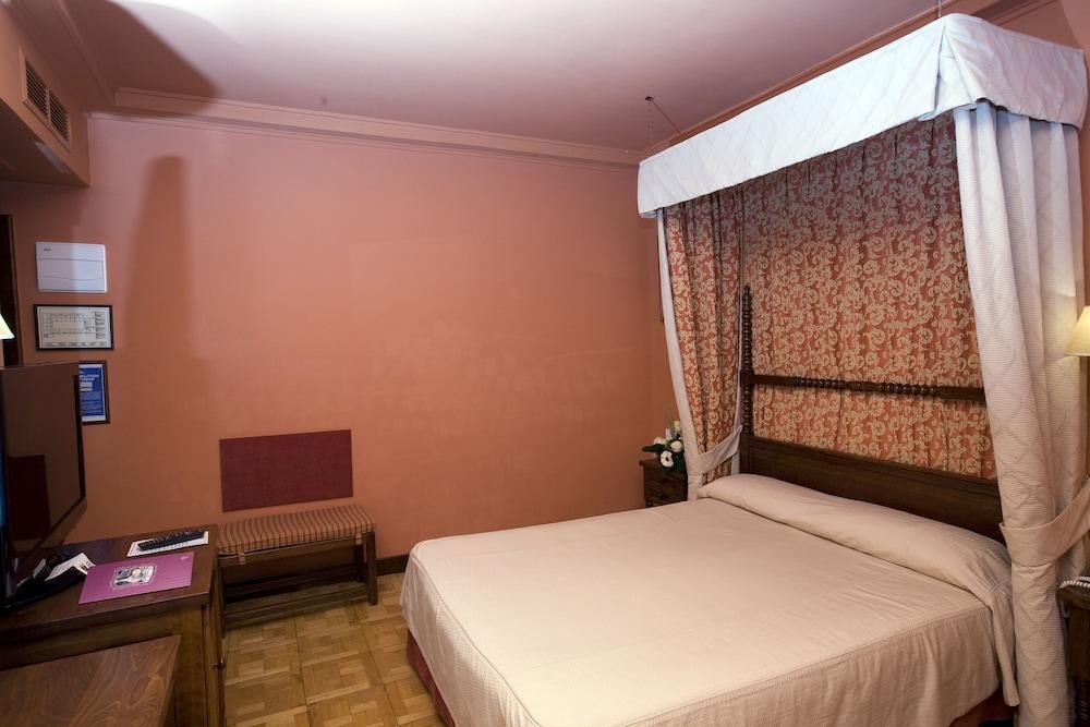 Parador De Тордесиляс Екстериор снимка